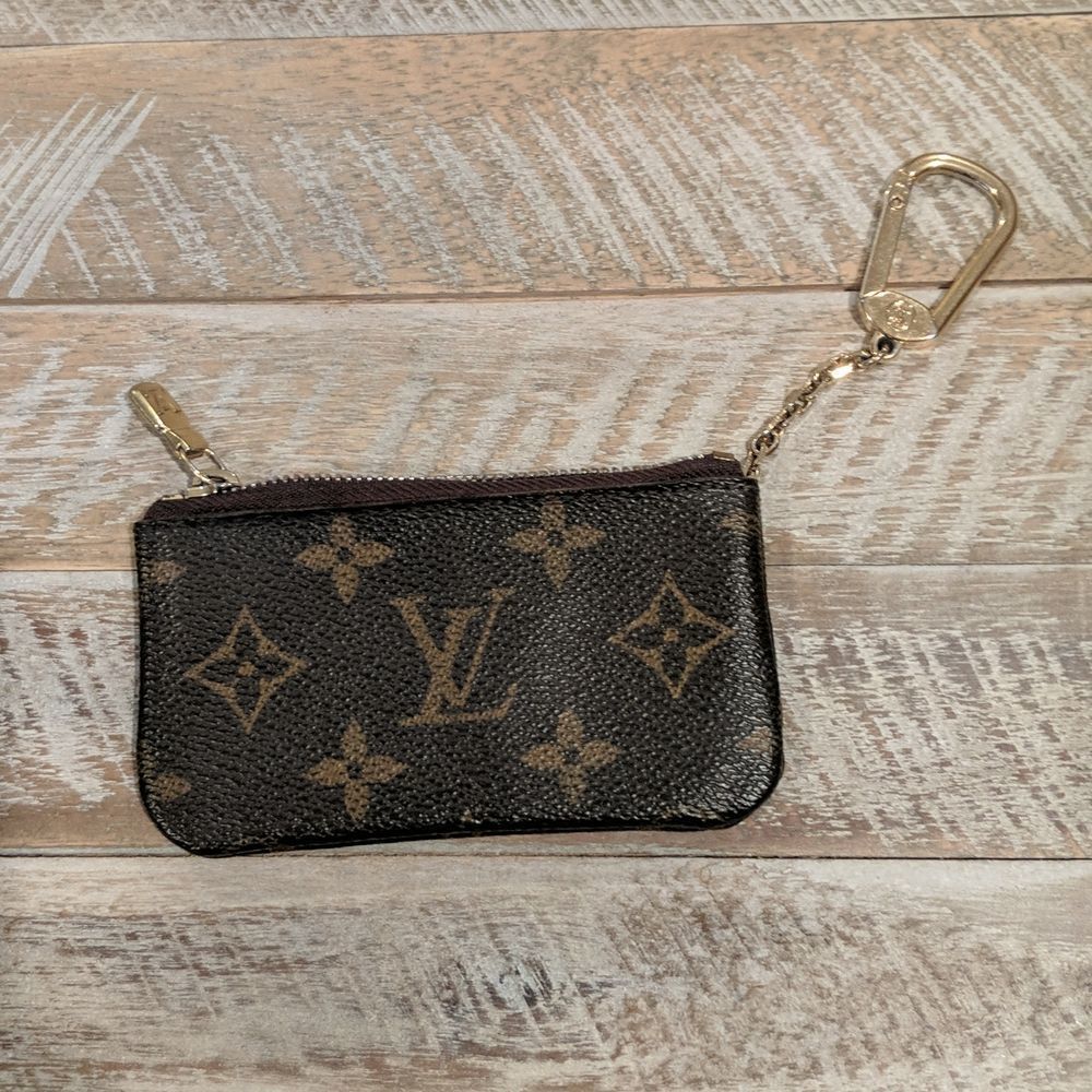 Louis Vuitton Monogram Key Cles Pouch - Picture 3 of 13